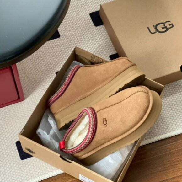 Women’s UGG Tasman slipper - Picture 2 of 2